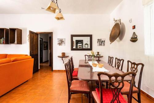 Casa Rural Navalonguilla con piscina in Santa Olalla del Cala
