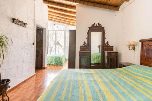Casa Rural Navalonguilla con piscina in Santa Olalla del Cala