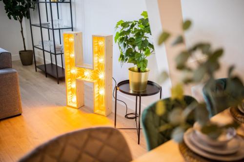  Happily 2 Bedroom Serviced Apartment 75m2 -NB306H- in Rotterdam