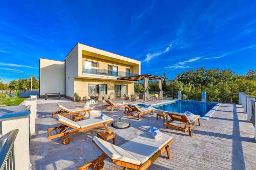 Luxury Villa Elena - Accommodation - Primorski Dolac