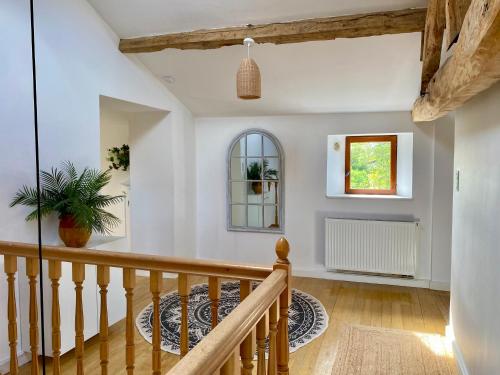 Farmhouse Sleeps 11 with Shared Pool in Eymet