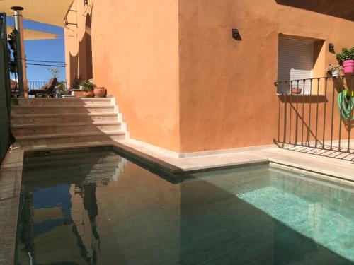 Peldbaseins, Casa Rural dos Hermanas in Navahermosa