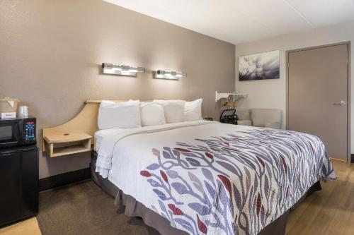 Red Roof Inn Rockford - image 29