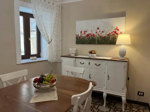 One-Bedroom Apartment image 7