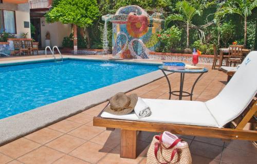 Swimming pool, La Sabana Hotel Suites Apartments in Mata Redonda