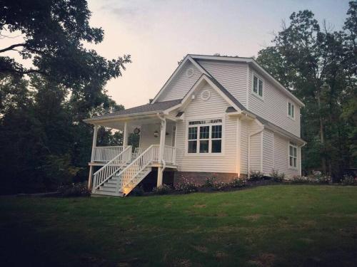 Primrose Cottage - Private Lake, Hot Tub, ATV Trails in Mena, USA