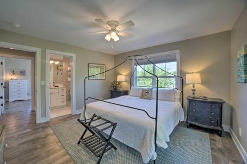 Bright and Airy Cottage with Deck and View Walk to Lake - image 11