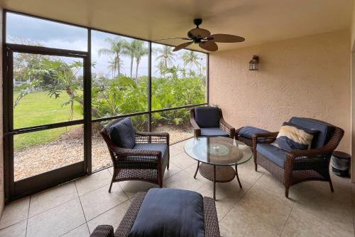 Jupiter Condo with Pool Access, Walk to Beach! in Jupiter, USA
