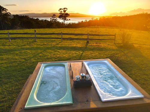 . Farm Stay & Iconic Water Views - 32 Zachary Drive