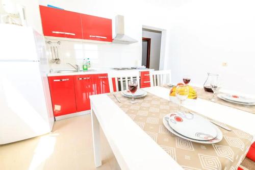 Two-Bedroom Apartment with Terrace and Sea View image 6
