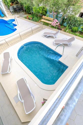 Two-Bedroom Apartment with Terrace and Sea View image 1