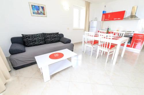 Two-Bedroom Apartment with Terrace and Sea View room in Family-friendly apartments with swimming pool Brela Makarska - 19998