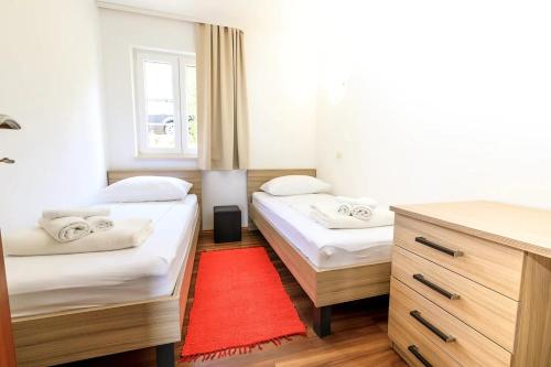 Two-Bedroom Apartment with Terrace and Sea View image 9
