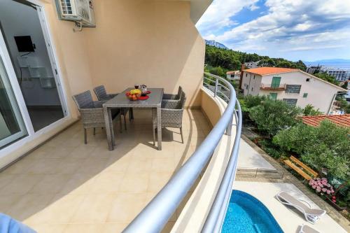 Two-Bedroom Apartment with Terrace and Sea View image 4
