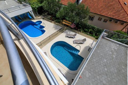 Two-Bedroom Apartment with Terrace and Sea View image 3