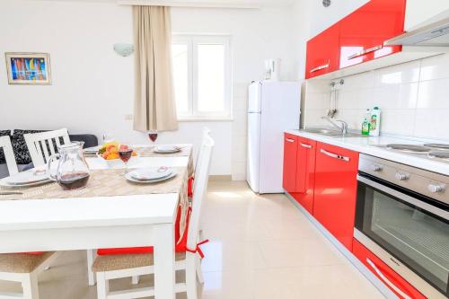 Two-Bedroom Apartment with Terrace and Sea View image 7