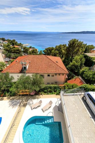 Two-Bedroom Apartment with Terrace and Sea View image 3