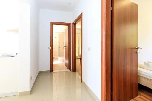 Two-Bedroom Apartment with Terrace and Sea View image 1