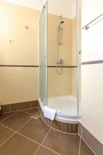Two-Bedroom Apartment with Terrace and Sea View image 7