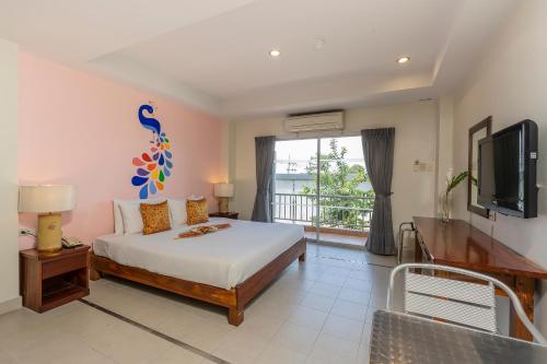 Standard Double Room image 2