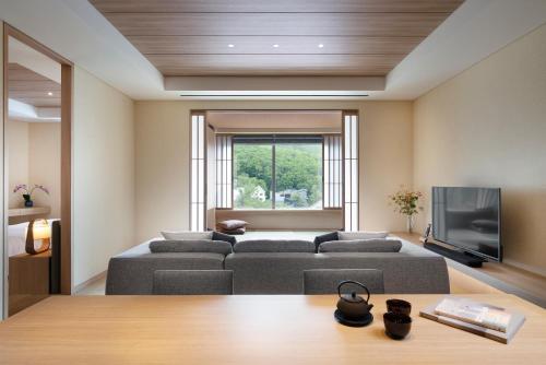 One Bedroom Suite with Tatami Area