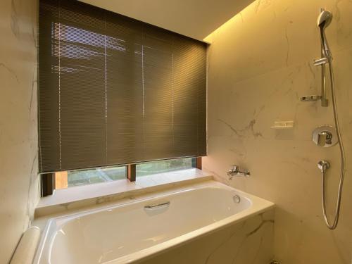 バスルーム, モナーク プラザ ホテル (Monarch Plaza Hotel) in 桃園（タオユエン）