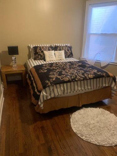 Luxury 3BR, 1BA-5mins from Hyde Park in Woodlawn