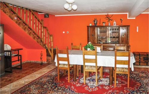 Amazing home in Ruciane-Nida with 3 Bedrooms, Sauna and WiFi