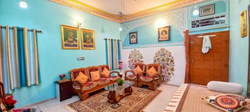 ล็อบบี้, GHODELA NIWAS in สามท