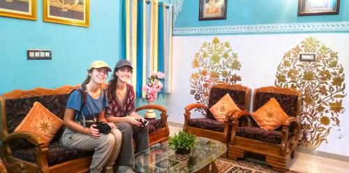 ล็อบบี้, GHODELA NIWAS in สามท