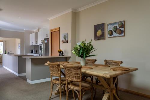 บริการและสิ่งอำนวยความสะดวก, Norfolk Bay Retreat - views over the sea and vines in พอร์ทอาร์เธอร์