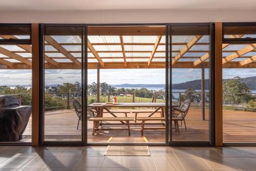 บริการและสิ่งอำนวยความสะดวก, Norfolk Bay Retreat - views over the sea and vines in พอร์ทอาร์เธอร์