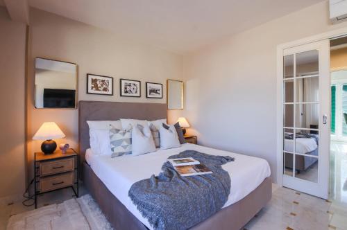 Apartment with Terrace image 3