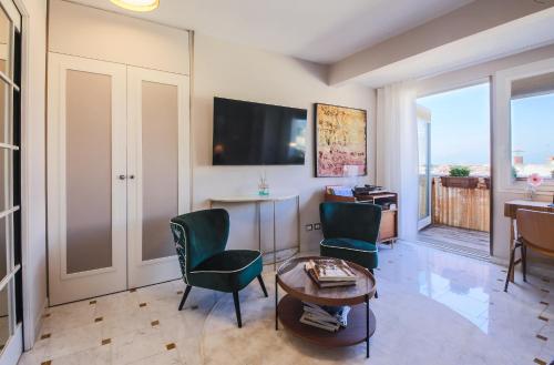 Apartment with Terrace image 1
