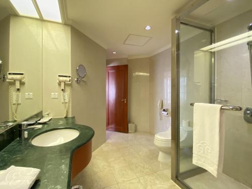 room detail thumbnail 2