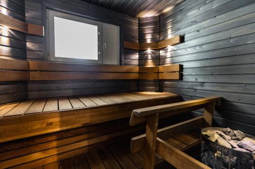 3 bedrooms, 5 beds