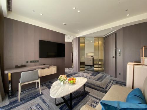 Monarch Plaza Hotel
