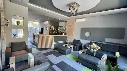 Expo Hotel - image 2