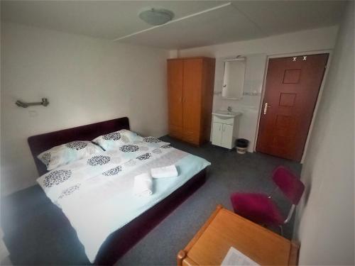 Double Room with Private External Bathroom