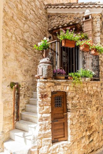  Sa dommu de su maistru ´e linna_SA MOLA_ in Baunei