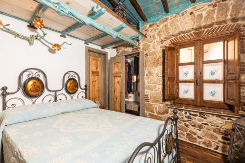  Sa dommu de su maistru ´e linna_SA MOLA_ in Baunei