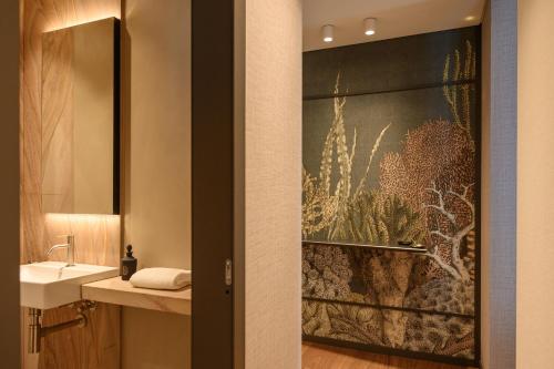 Duparc Contemporary Suites - image 12