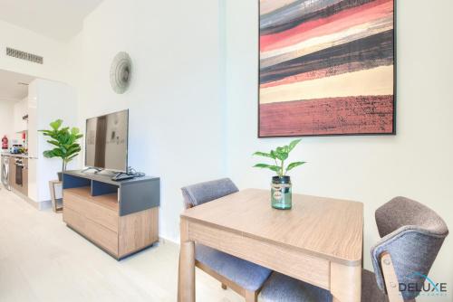 Perfect Studio Getaway Next to the Iconic Creek Harbour, Azizi Aliyah, Al Jaddaf, by Deluxe Holiday Homes, Dubaï (photo 3)