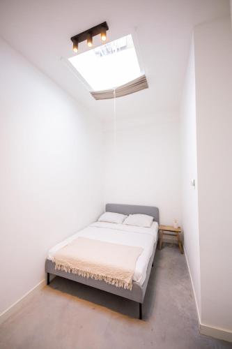  Tremendous 2-Bedroom Serviced Apartment - 79 m2 in Rotterdam