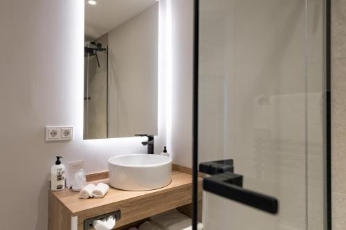 Hafenhotel Viktoria - image 13