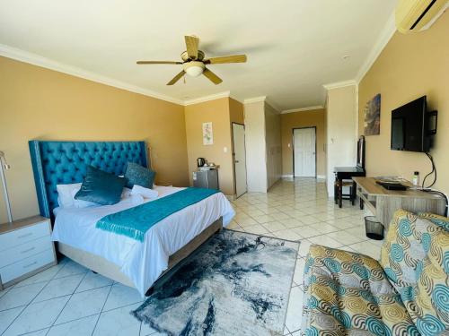 The Yacht House Room Type - King Room with Lake View The Yacht House Room Type - King Room with Lake View
