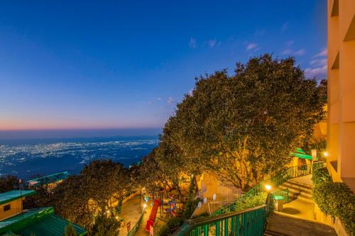 Tampilan eksterior, Sterling Mussoorie in Sher Garhi