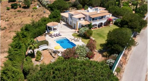 Vivenda Carvoeiro Deluxe Luxury 7 Bedroom Villa Perfect for Larger Groups Table Tennis