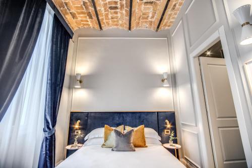 Superior Double Room image 10