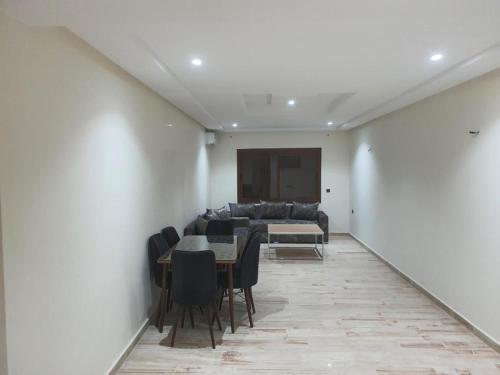 Apartment image 8